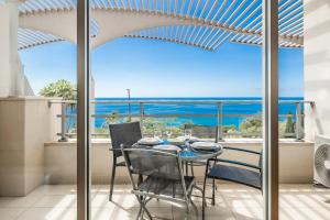 Oceanside Terrace Apartment by Holiday Rental Madeira