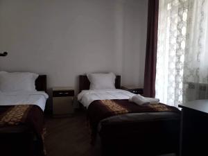 Double Room with Mountain View room in Apartmani Ambiente