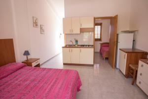 Case Vacanza Renella 3 beds Balcony, wifi, self-catering, 200mt from the sea