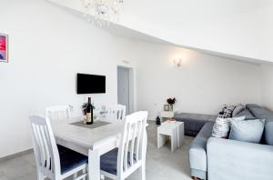 Sunny Nest Apartments