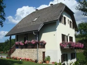 House Milan - Rastovača