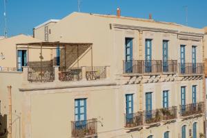  Lungomare di Levante Elio Vittorini, 26, 96100 Siracusa SR, Italy.