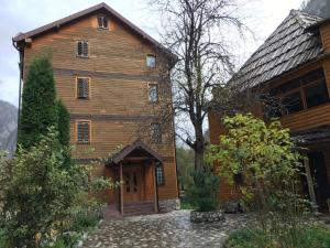 Triple Room with Mountain View room in Rezidenca: Quku i Valbones