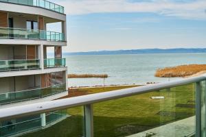 Appartamento Azúr Apartments - hostAID Siófok Ungheria