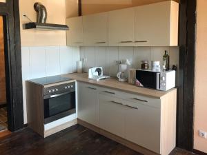 Außergewöhnliche Ferienwohnung WACHSTUBE mit 3 Schlafräumen im Rittergut Leppersdorf bei Radeberg