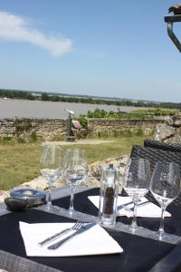 Hotels Logis Hotel Restaurant La Citadelle : photos des chambres