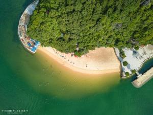 Heritage Line Violet Cruise - Halong Bay & Lan Ha Bay