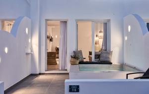 Executive Suite with Outdoor Hot Tub room in Callia Retreat Suites - Adults Only