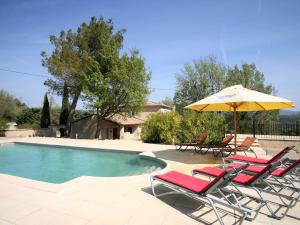 Luxurious Villa with Private Pool at Saignon France