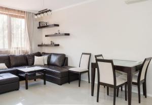 Superb 2-BDR Luxury Apt with POOL in Villa Mare by Flat Mаnager