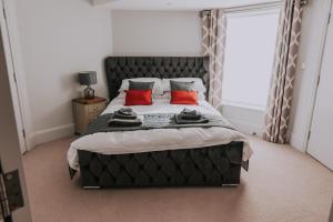 Cavendish House with Secure, Allocated Parking, 2 mins walk from Windsor Castle
