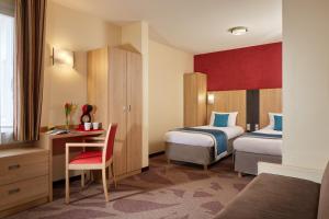 Hotels Hotel Roissy : Chambre Quadruple Confort