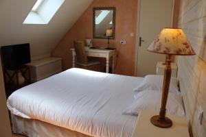 Hotels Logis Le Quai Fleuri : photos des chambres