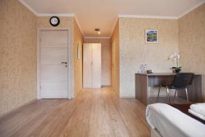 Comfort Triple Room room in Mazhor Hotel
