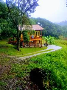 查莱多斯贝加弗洛雷斯木屋 - Sander