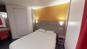 Hotels Kyriad Direct Acheres : photos des chambres