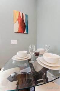 Royal Stays Furnished Apartments - Square One