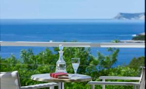 Villa Ioli- Beachfront Luxury Residence