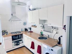 Light and Spacious Getaway House