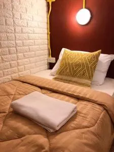 1918’s HOSTEL - Ban Na Charoen