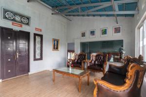 RedDoorz Plus At Grand Yustik Sukabumi