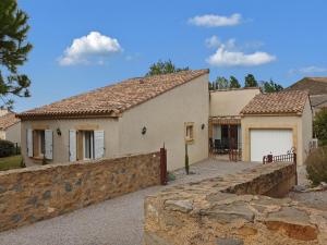 Villas Villa with air con heated pool bubble bath fenced garden and kids play equipment : photos des chambres