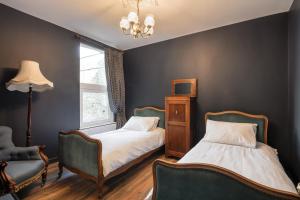 Courcy Road - 7 bedroom - sleeps up to 22