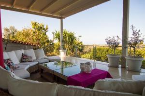 Country Villa Peloponnese with tennis court and pool
