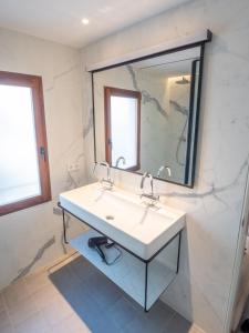 Es Palauet Brandnew one suite apartment in Ibiza center