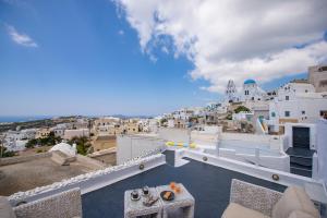 1906 White Cave Studio Santorini Greece