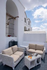 1906 White Cave Studio Santorini Greece