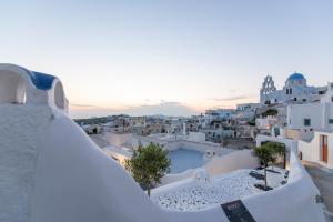 1906 White Cave Studio Santorini Greece