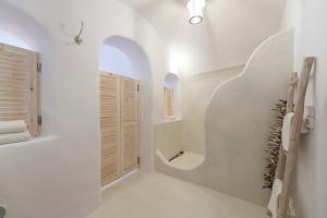 1906 White Cave Studio Santorini Greece