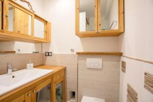 Appartements Grand Studio neuf face port et plage, parking prive : photos des chambres