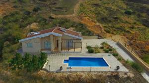 Happy Trails Pomos Panoramic Villa
