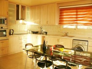 Happy Trails Pomos Panoramic Villa