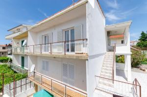 Apartments Visnja 