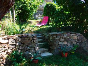 B&B / Chambres d'hotes Le Vallon d'Armandine, gite ecologique Auvergne : photos des chambres