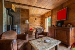 Le Refuge de Serre-Chevalier, dans un esprit chalet, commune de Le Monêtier-les-Bains