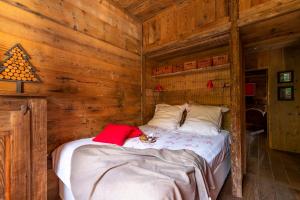 Appartements Le Refuge de Serre-Chevalier, dans un esprit chalet, commune de Le Monetier-les-Bains : photos des chambres