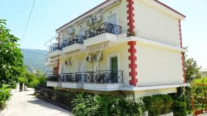 Kapougiati Studios - Ilia Edipsos Sunny and Cozy Getaways
