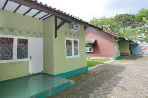 RedDoorz near Institut Pertanian Yogyakarta