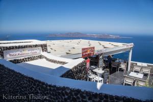 Katerina's Castle - Caldera Cave Hotel Santorini Greece