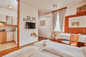 Family Double Room room in Ostarija Herbelier