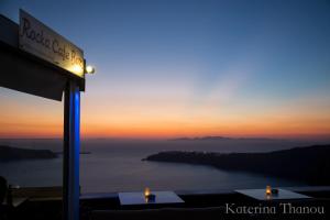 Katerina's Castle - Caldera Cave Hotel Santorini Greece