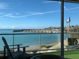 Appartements UN BALCON SUR LA MER, ACCES DIRECT A LA PLAGE : photos des chambres