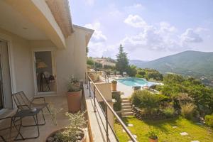 Belle et grande villa contemporaine, piscine, vue mer