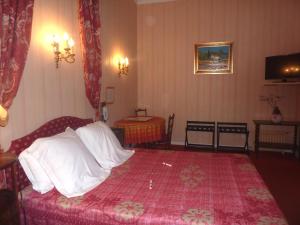 Hotels Hotel du Fiacre : photos des chambres