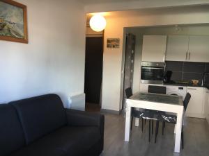 Charmant 2 pièces à 50 M de la mer