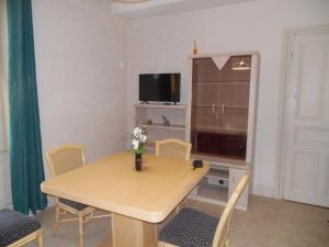 Appartements COURS LA VILLE : photos des chambres